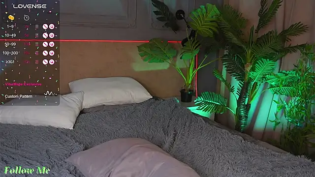 Snapshot of Liv_Fay chatting on 03-14-25, 12:43 Liv Fay online show from 03-14-25, 12:43