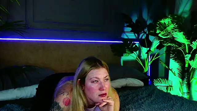 Snapshot of Liv_Fay chatting on 03-19-25, 11:57 Liv Fay online show from 03-19-25, 11:57