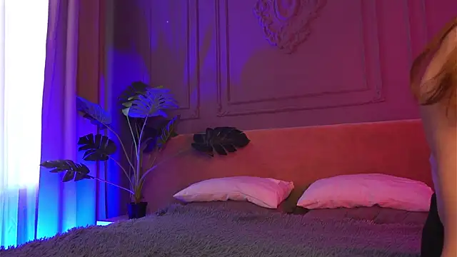 Snapshot of Liv_Fay chatting on 09-11-25, 03:01 Liv Fay online show from 09-11-25, 03:01