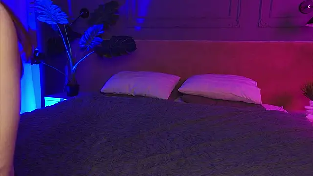 Snapshot of Liv_Fay chatting on 10-04-25, 02:37 Liv Fay online show from 10-04-25, 02:37