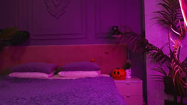 Snapshot of Liv_Fay chatting on 11-04-25, 02:16 Liv Fay online show from 11-04-25, 02:16