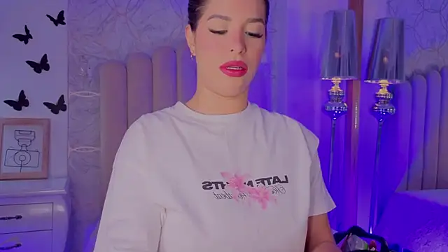 Iara Smith1 online show from 06-15-26, 01:13
