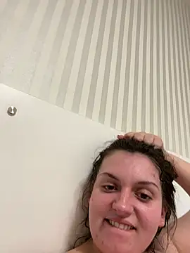 Snapshot of Sxybitch2024 chatting on 01-18-26, 06:44 Sxybitch2024 online show from 01-18-26, 06:44