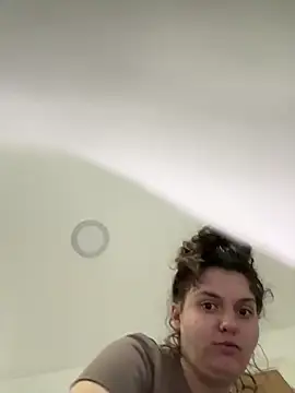 Snapshot of Sxybitch2024 chatting on 02-14-26, 07:10 Sxybitch2024 online show from 02-14-26, 07:10