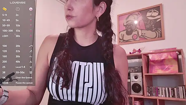 Snapshot of AndreaGomez88 chatting on 11-25-25, 01:49 AndreaGomez88 online show from 11-25-25, 01:49