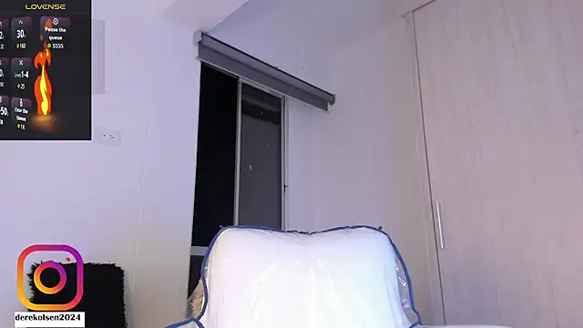 Snapshot of DerekOlsen chatting on 05-25-26, 12:16 DerekOlsen online show from 05-25-26, 12:16