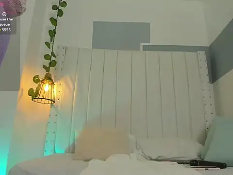 Snapshot of hannah_gray chatting on 11-04-25, 11:09 hannah gray online show from 11-04-25, 11:09