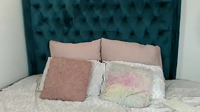 1Blackertheberry1 online show from 01-17-25, 10:23