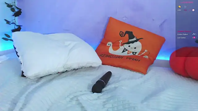 Snapshot of Scarlettsrorm chatting on 10-12-25, 05:39 Scarlettsrorm online show from 10-12-25, 05:39