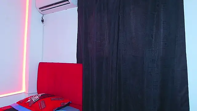 Snapshot of dominic_smith_ chatting on 11-28-25, 08:55 dominic smith online show from 11-28-25, 08:55