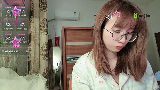 Snapshot of Lili_666 chatting on 02-27-26, 12:43 Lili 666 online show from 02-27-26, 12:43