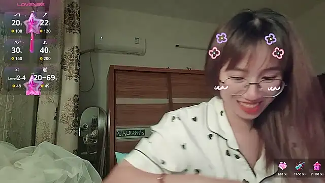 Snapshot of Lili_666 chatting on 06-07-26, 04:33 Lili 666 online show from 06-07-26, 04:33