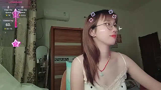 Lili 666 online show from 06-21-26, 03:47
