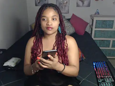 Snapshot of CREAMYCUPCAKExxx chatting on 03-15-25, 04:21 CREAMYCUPCAKExxx online show from 03-15-25, 04:21