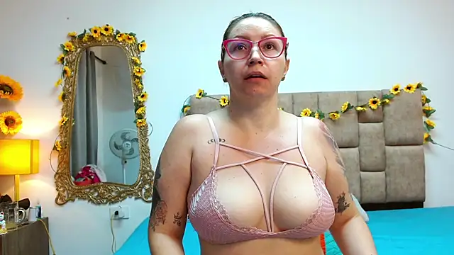 IsisDuzan online show from 01-07-25, 04:18