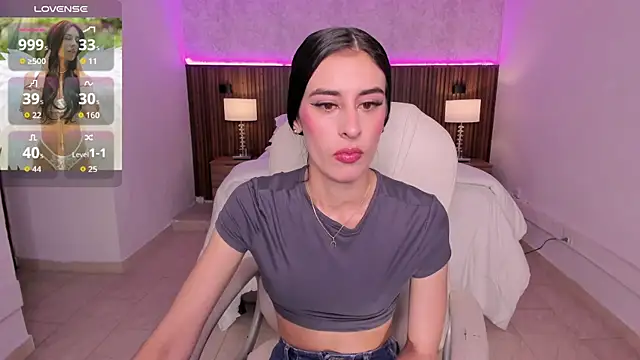 Snapshot of karlaa_james chatting on 06-17-26, 11:01 karlaa james online show from 06-17-26, 11:01