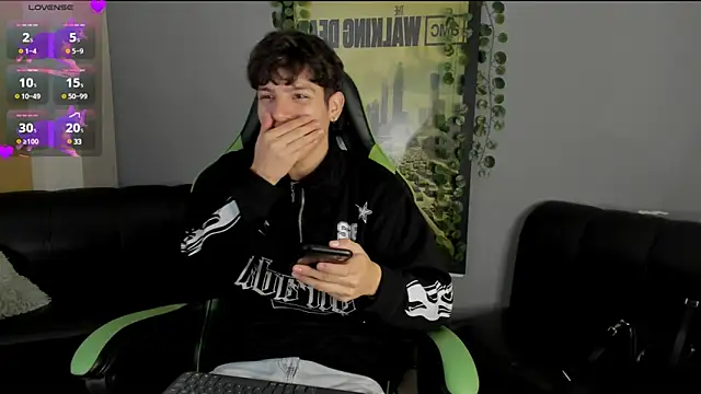 Snapshot of bravoboreal chatting on 12-10-24, 02:06 bravoboreal online show from 12-10-24, 02:06