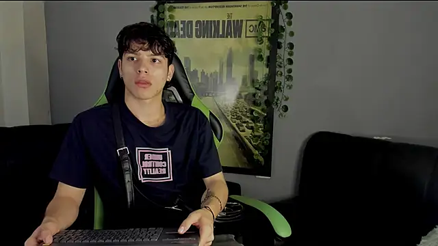 Snapshot of bravoboreal chatting on 12-11-24, 01:28 bravoboreal online show from 12-11-24, 01:28