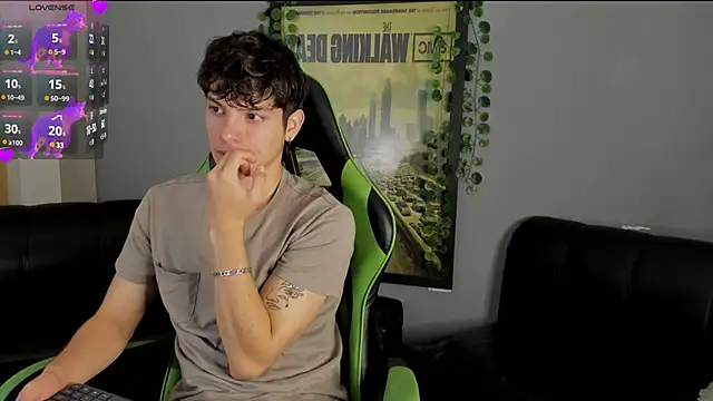 Snapshot of bravoboreal chatting on 12-13-24, 01:55 bravoboreal online show from 12-13-24, 01:55