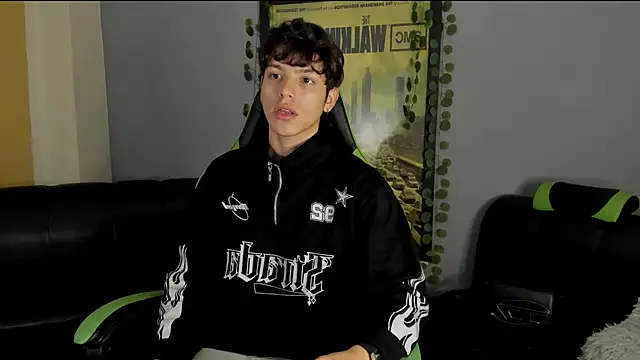 Snapshot of bravoboreal chatting on 12-26-24, 01:32 bravoboreal online show from 12-26-24, 01:32