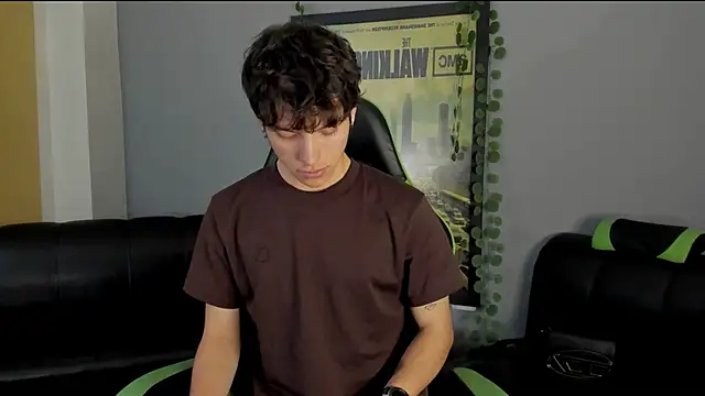 Snapshot of bravoboreal chatting on 12-26-24, 04:36 bravoboreal online show from 12-26-24, 04:36