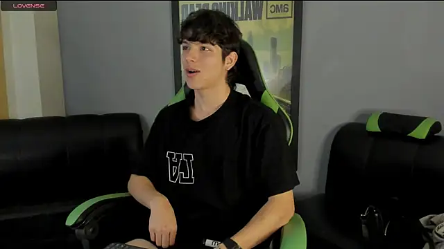 Snapshot of bravoboreal chatting on 01-02-25, 05:07 bravoboreal online show from 01-02-25, 05:07