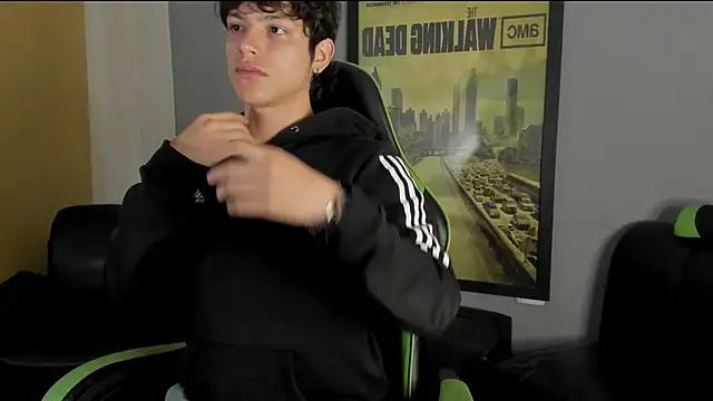 Snapshot of bravoboreal chatting on 01-08-25, 01:52 bravoboreal online show from 01-08-25, 01:52