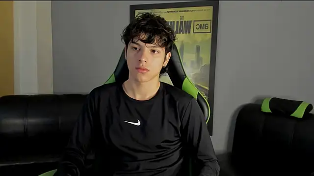 Snapshot of bravoboreal chatting on 01-10-25, 12:58 bravoboreal online show from 01-10-25, 12:58