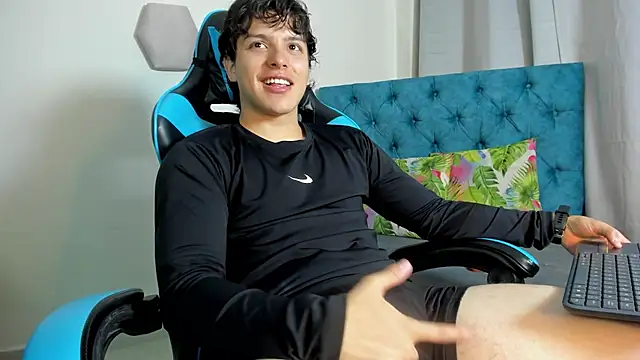 Snapshot of bravoboreal chatting on 09-12-25, 03:12 bravoboreal online show from 09-12-25, 03:12