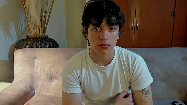 Snapshot of bravoboreal chatting on 09-18-25, 05:48 bravoboreal online show from 09-18-25, 05:48