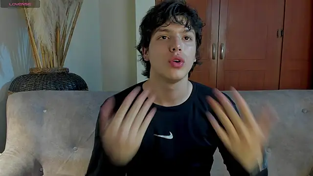 Snapshot of bravoboreal chatting on 09-25-25, 08:12 bravoboreal online show from 09-25-25, 08:12