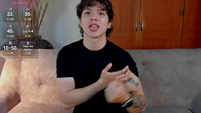 Snapshot of bravoboreal chatting on 10-11-25, 02:48 bravoboreal online show from 10-11-25, 02:48