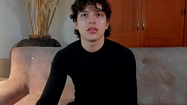 Snapshot of bravoboreal chatting on 10-16-25, 07:37 bravoboreal online show from 10-16-25, 07:37