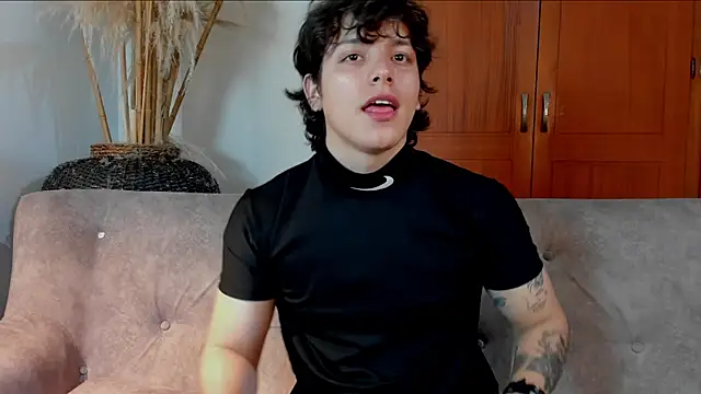 Snapshot of bravoboreal chatting on 10-30-25, 07:25 bravoboreal online show from 10-30-25, 07:25