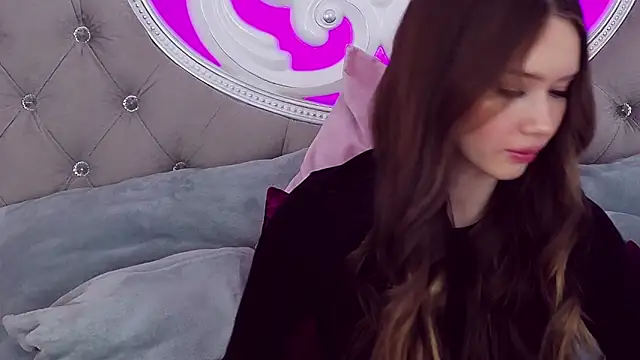 Snapshot of KateVon chatting on 02-24-25, 09:09 KateVon online show from 02-24-25, 09:09