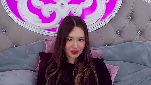 Snapshot of KateVon chatting on 02-25-25, 01:30 KateVon online show from 02-25-25, 01:30