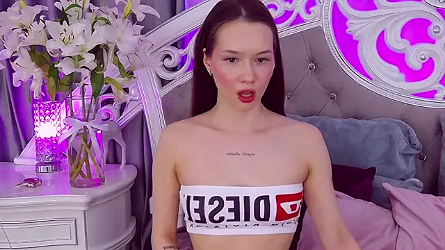 Snapshot of KateVon chatting on 03-23-25, 06:47 KateVon online show from 03-23-25, 06:47