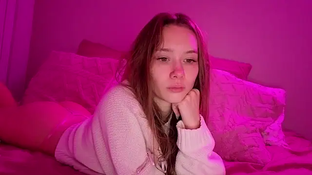 Snapshot of KateVon chatting on 09-21-25, 09:05 KateVon online show from 09-21-25, 09:05