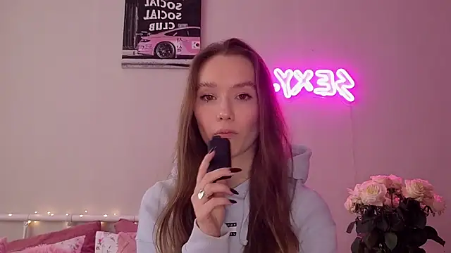 Snapshot of KateVon chatting on 10-14-25, 09:21 KateVon online show from 10-14-25, 09:21