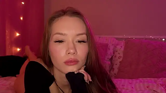 Snapshot of KateVon chatting on 10-26-25, 05:13 KateVon online show from 10-26-25, 05:13