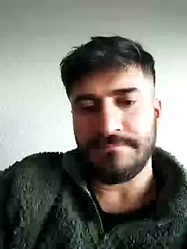 Snapshot of Analcholic chatting on 12-22-24, 01:44 Analcholic online show from 12-22-24, 01:44