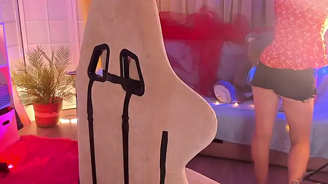 April o Nill online show from 09-18-25, 04:09