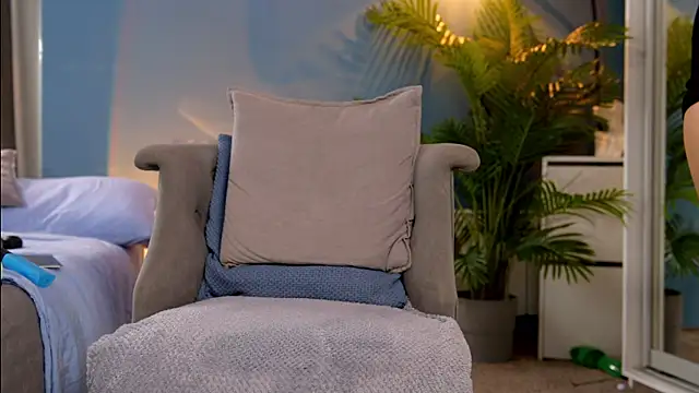 Snapshot of _keeti_ chatting on 03-08-25, 08:44 keeti online show from 03-08-25, 08:44