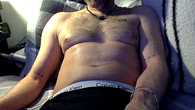 Snapshot of Stardrew123 chatting on 02-27-26, 10:21 Stardrew123 online show from 02-27-26, 10:21