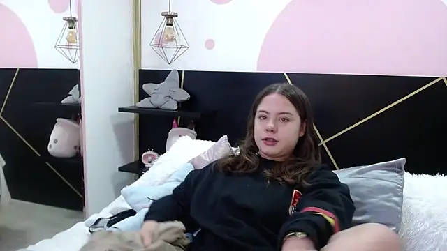 Snapshot of DanniAbbey chatting on 01-27-25, 11:43 DanniAbbey online show from 01-27-25, 11:43