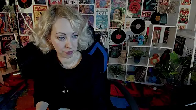 Snapshot of LylithSkye chatting on 01-03-25, 08:32 LylithSkye online show from 01-03-25, 08:32