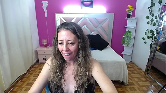 Snapshot of miss_hanna07 chatting on 03-08-25, 06:37 miss hanna07 online show from 03-08-25, 06:37