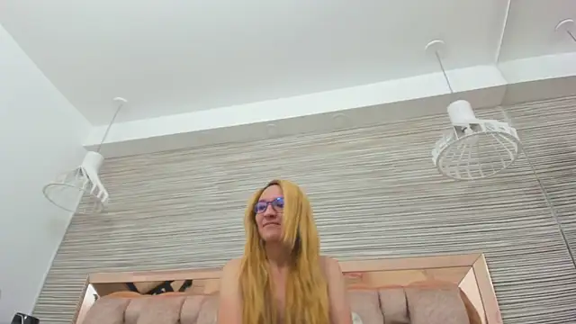 Snapshot of maddy_cartter chatting on 09-30-25, 11:37 maddy cartter online show from 09-30-25, 11:37