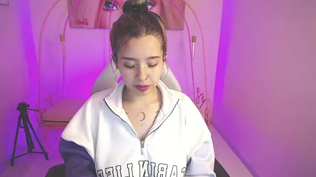 Mia Lopez  online show from 12-14-24, 12:55