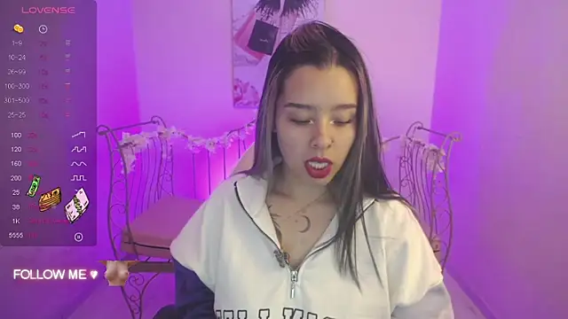 Mia Lopez  online show from 01-22-25, 11:45